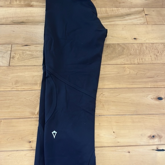 Ivivva 7/8 pants - Picture 6 of 6